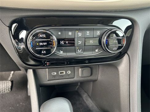 Certified 2022 Buick Encore GX Select image 16