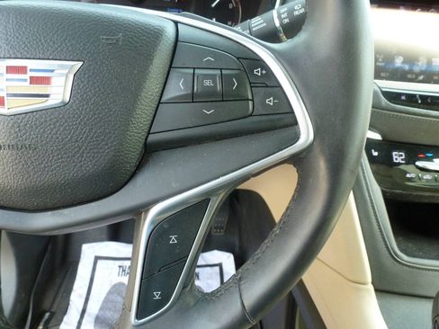 Used 2017 Cadillac XT5 Luxury w/ Driver Awareness Package AWD/4WD image 25