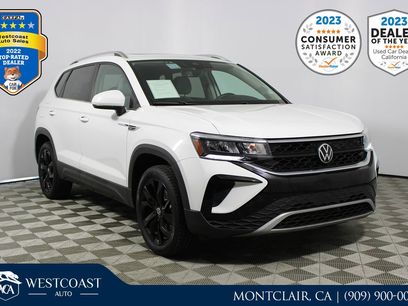 Used 2022 Volkswagen Taos SE w/ Panoramic Sunroof Package