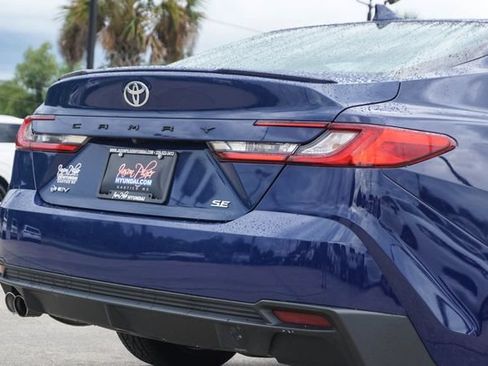 Used 2025 Toyota Camry SE FWD image 5