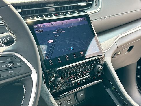 New 2025 Jeep Grand Cherokee Limited w/ Trailer Tow Package image 10