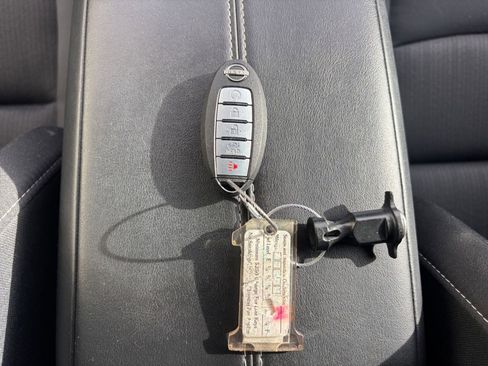 Used 2025 Nissan Altima 2.5 SV image 22