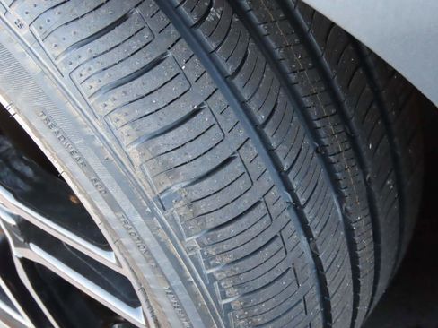 Used 2023 Ford Mustang Premium image 8