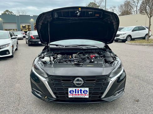 Used 2024 Nissan Altima 2.5 SV image 9