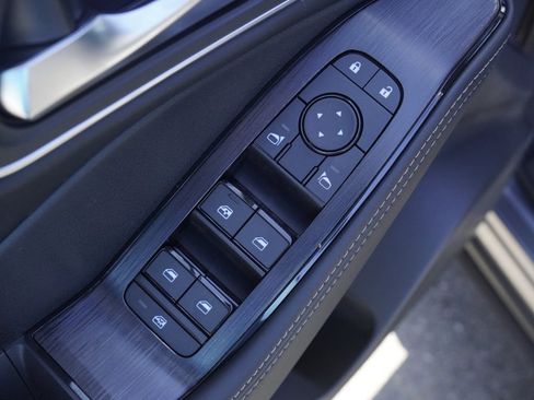 New 2026 Nissan Rogue Platinum AWD/4WD image 9