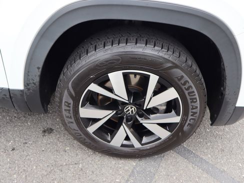 Used 2021 Volkswagen Atlas Cross Sport SE FWD image 37