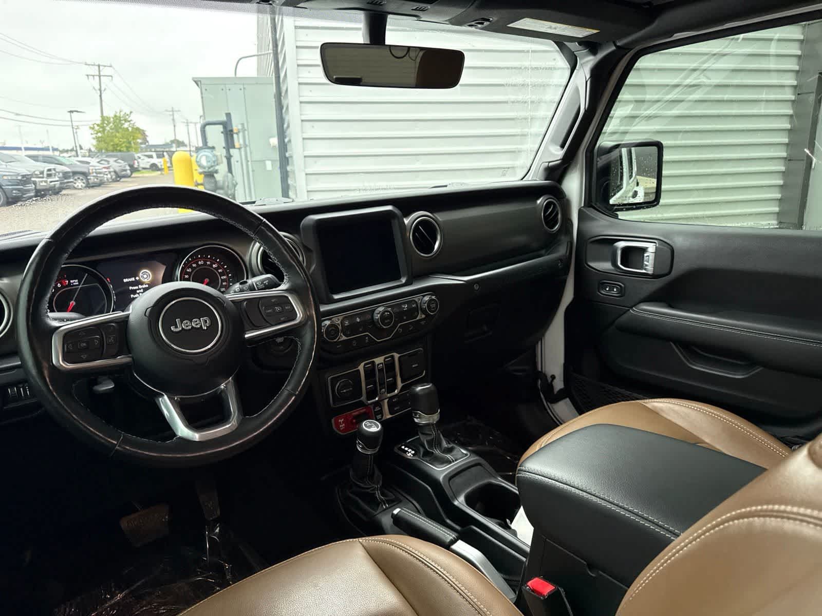 Used 2021 Jeep Wrangler Unlimited Rubicon w/ Dual Top Group AWD/4WD image 11