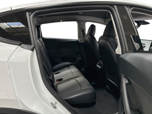 Certified 2023 Tesla Model Y Long Range AWD/4WD image 11