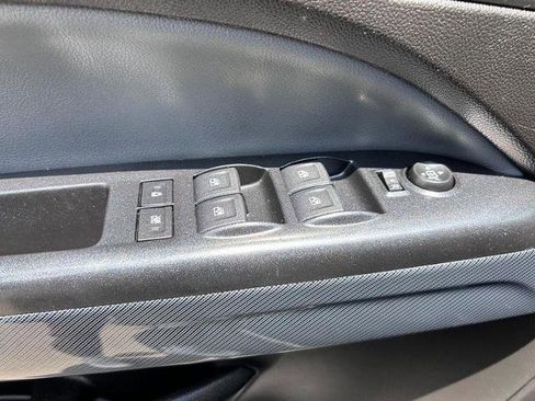 Used 2021 Chevrolet Colorado Z71 w/ Safety Package image 18