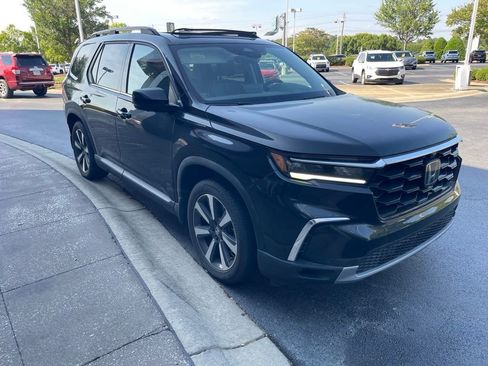 Used 2023 Honda Pilot Elite image 2