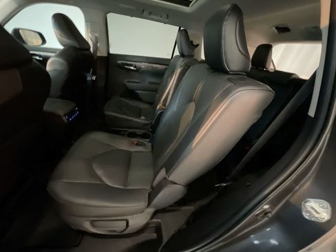 Used 2022 Toyota Highlander Platinum AWD/4WD image 23