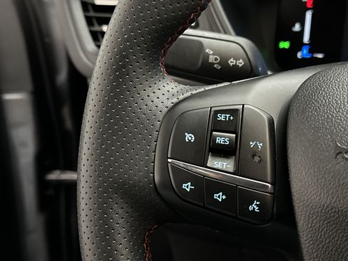 Used 2025 Ford Escape ST-Line AWD/4WD image 25