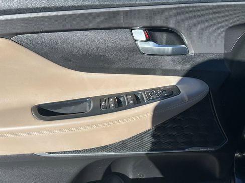 Used 2022 Hyundai Santa Fe SEL w/ Convenience + Premium Package image 19