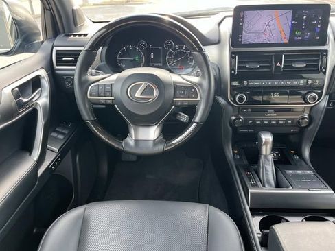 Used 2023 Lexus GX 460 Premium w/ Premium Package AWD/4WD image 12