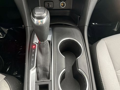 Used 2018 Chevrolet Equinox LS image 21