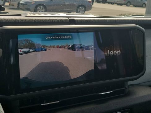 Used 2024 Jeep Gladiator Sport image 30