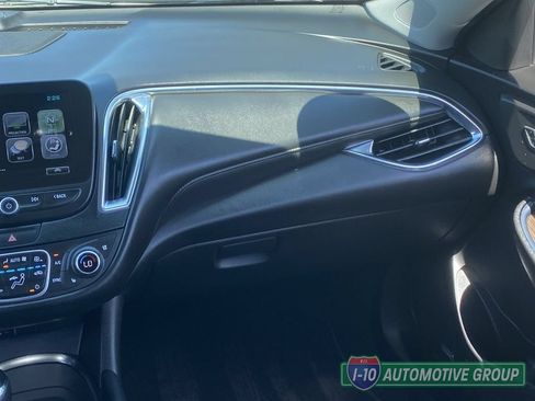 Used 2017 Chevrolet Malibu Premier w/ Driver Confidence Package FWD image 16