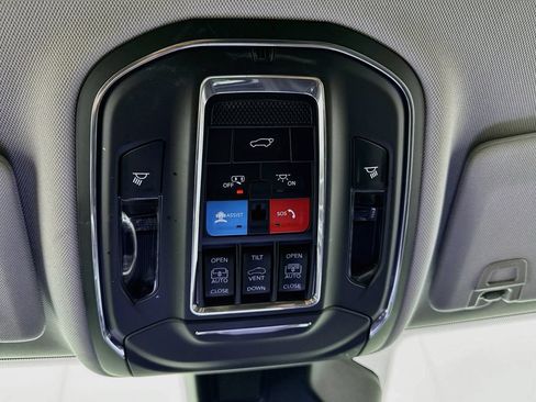 Used 2023 Jeep Grand Cherokee 4WD 4xe image 14