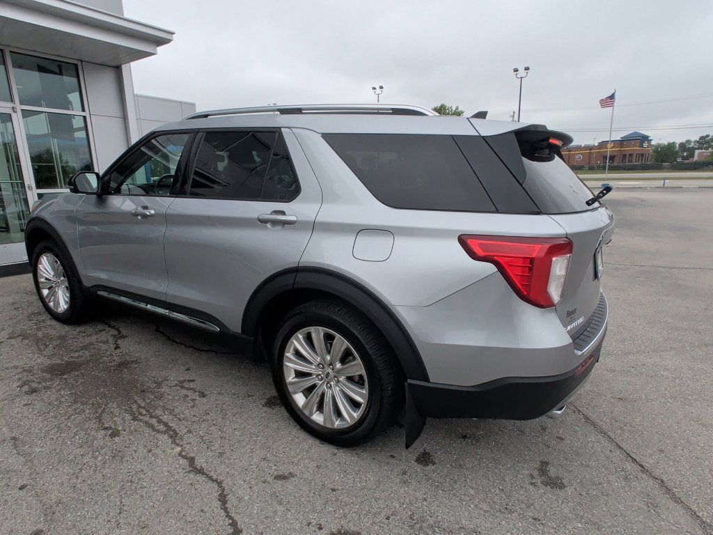 Used 2022 Ford Explorer Limited w/ Equipment Group 301A AWD/4WD image 4