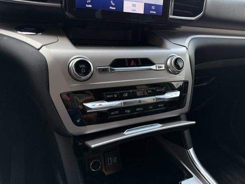 Certified 2023 Ford Explorer XLT w/ Equipment Group 202A image 18