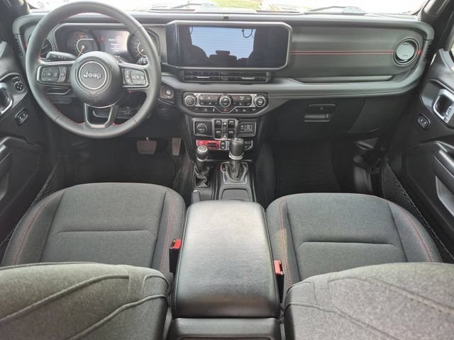 Used 2024 Jeep Wrangler Unlimited Rubicon w/ Convenience Group AWD/4WD image 16