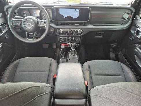 Used 2024 Jeep Wrangler Unlimited Rubicon w/ Convenience Group AWD/4WD image 16