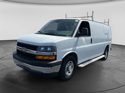 Used 2018 Chevrolet Express 2500 w/ Driver Convenience Package RWD image 13