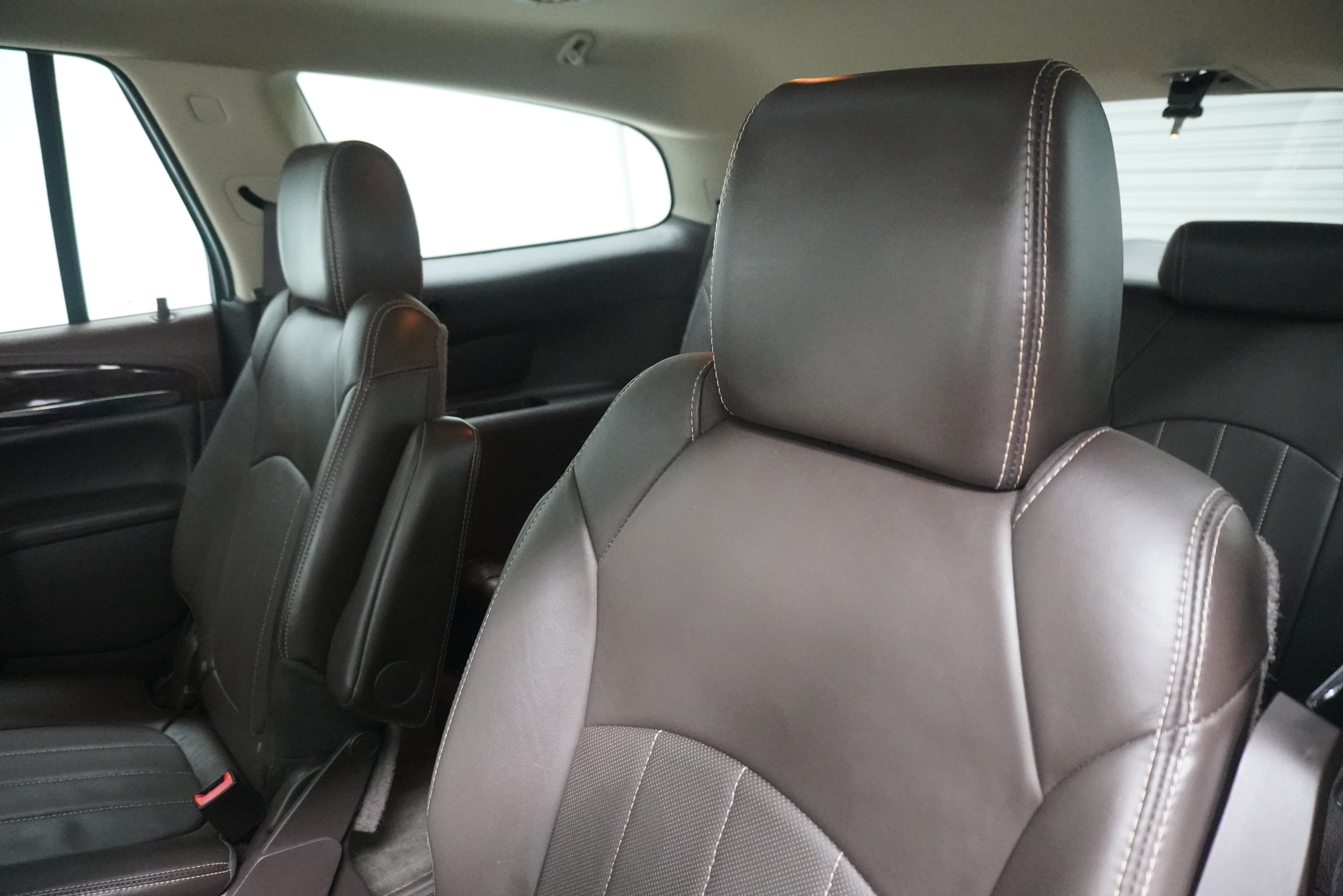 Used 2013 Buick Enclave Leather FWD image 11