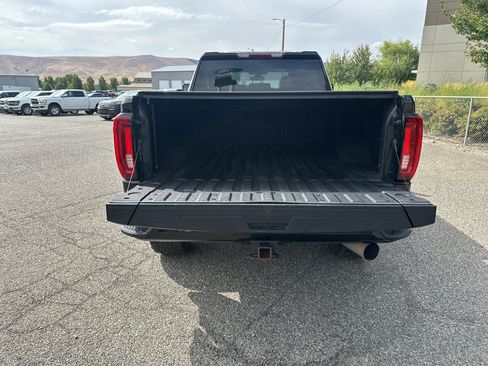 Used 2022 GMC Sierra 2500 AT4 w/ Driver Alert Package I AWD/4WD image 14