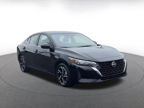 Used 2025 Nissan Sentra SV FWD image 2
