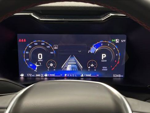 Used 2025 Chevrolet Colorado Z71 AWD/4WD image 16