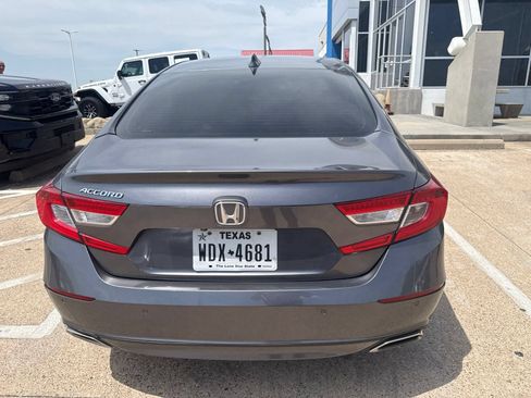 Used 2018 Honda Accord Touring image 6