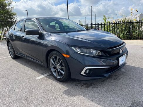 Certified 2019 Honda Civic EX image 3
