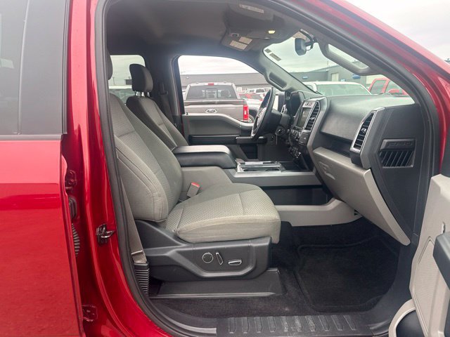 Used 2016 Ford F150 XLT w/ Equipment Group 302A Luxury AWD/4WD image 18