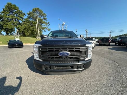 Used 2025 Ford F250 XL RWD image 2