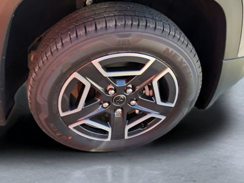 New 2026 Jeep Cherokee Laredo AWD/4WD image 42