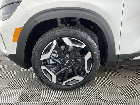 New 2026 Kia Seltos SX w/ SX Sunroof Package image 18