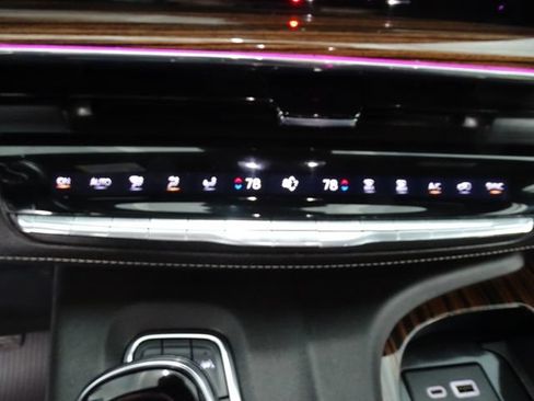 Certified 2024 Cadillac Escalade Premium Luxury w/ LPO, Floor Liner Package AWD/4WD image 15