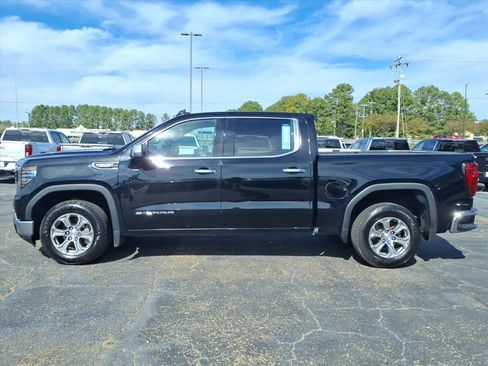 Used 2024 GMC Sierra 1500 SLT image 1