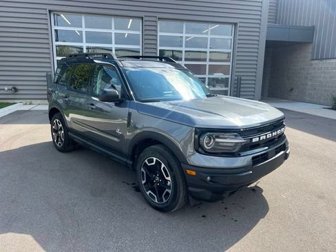 Used 2024 Ford Bronco Sport Outer Banks w/ Tech Package AWD/4WD image 3