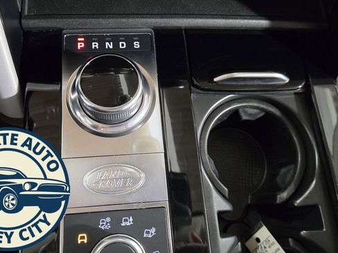 Used 2019 Land Rover Discovery HSE Luxury image 21