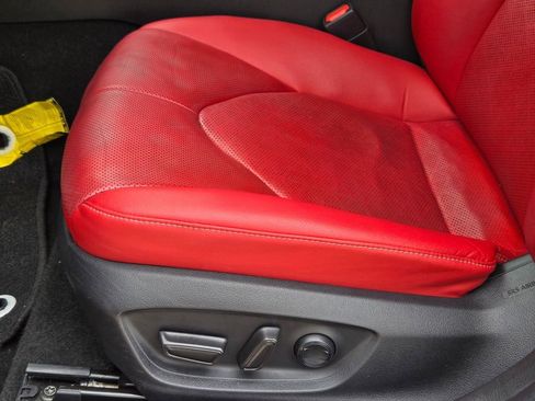 Used 2021 Toyota Camry XSE w/ Navigation Package image 13