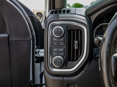 Used 2021 GMC Sierra 3500 Denali w/ Denali Ultimate Package image 21