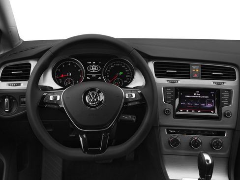 Used 2016 Volkswagen Golf S FWD image 7