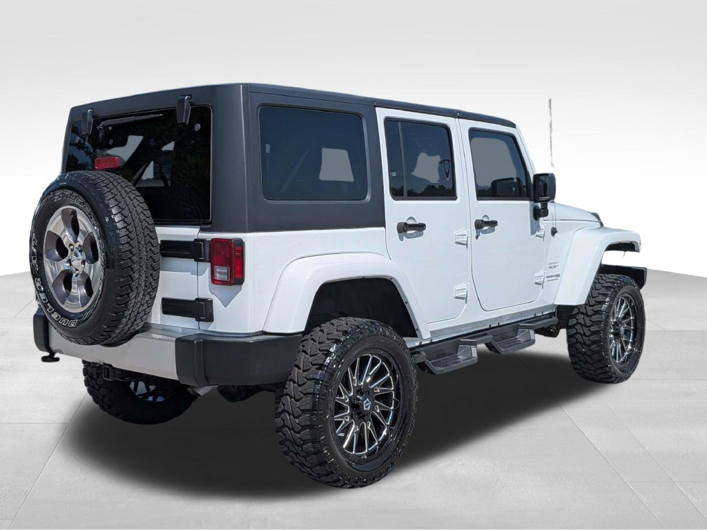 Used 2018 Jeep Wrangler Unlimited Sahara w/ Connectivity Group AWD/4WD image 4