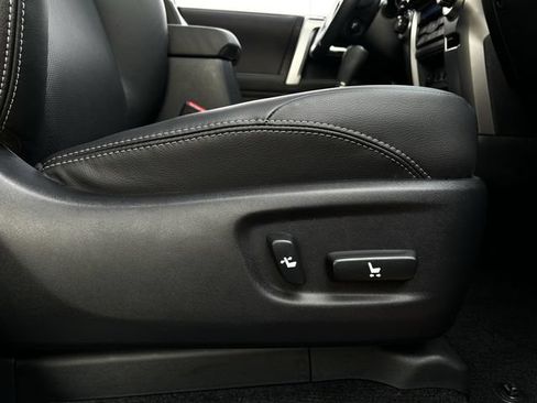 Used 2024 Toyota 4Runner Limited AWD/4WD image 30