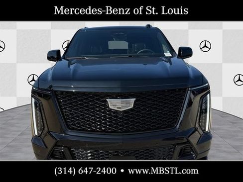 Used 2026 Cadillac Escalade V w/ LPO, ONYX Package AWD/4WD image 7