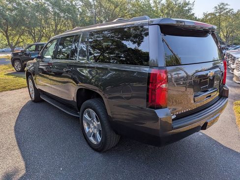 Used 2017 Chevrolet Suburban LT AWD/4WD image 5