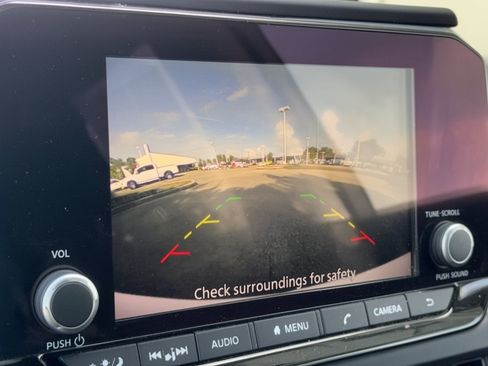 Used 2024 Nissan Pathfinder S AWD/4WD image 24