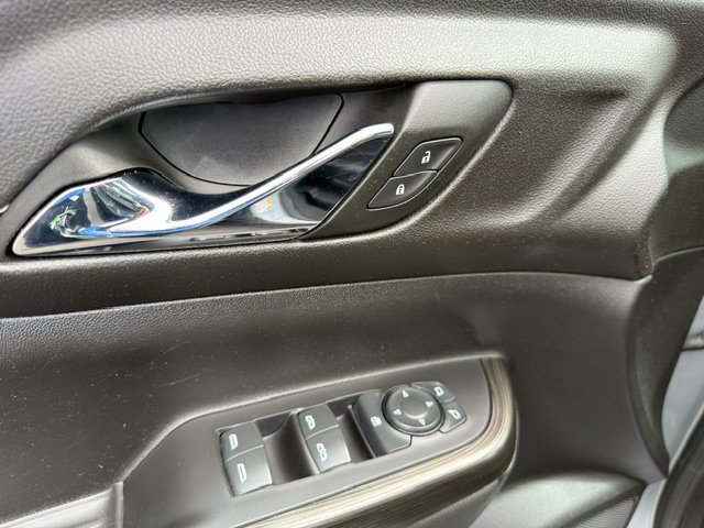 Used 2023 GMC Acadia SLT AWD/4WD image 25